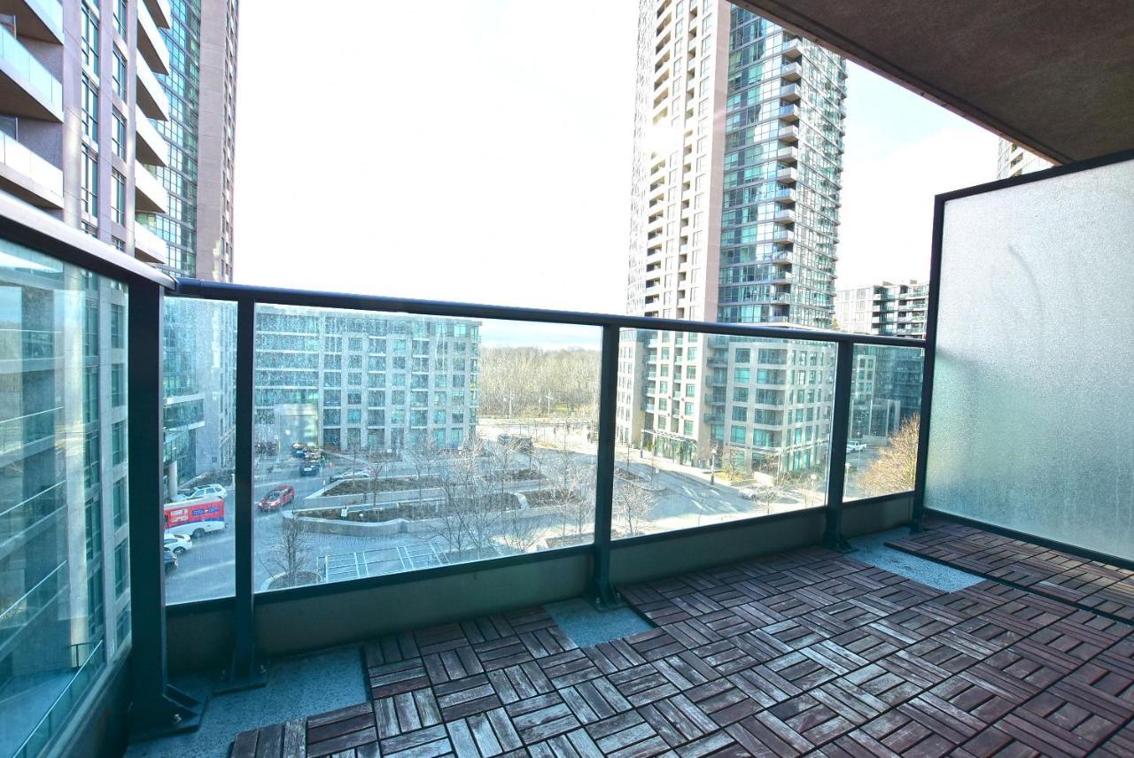 Downtown Condo, Free Parking & Amenities Toronto Exteriör bild